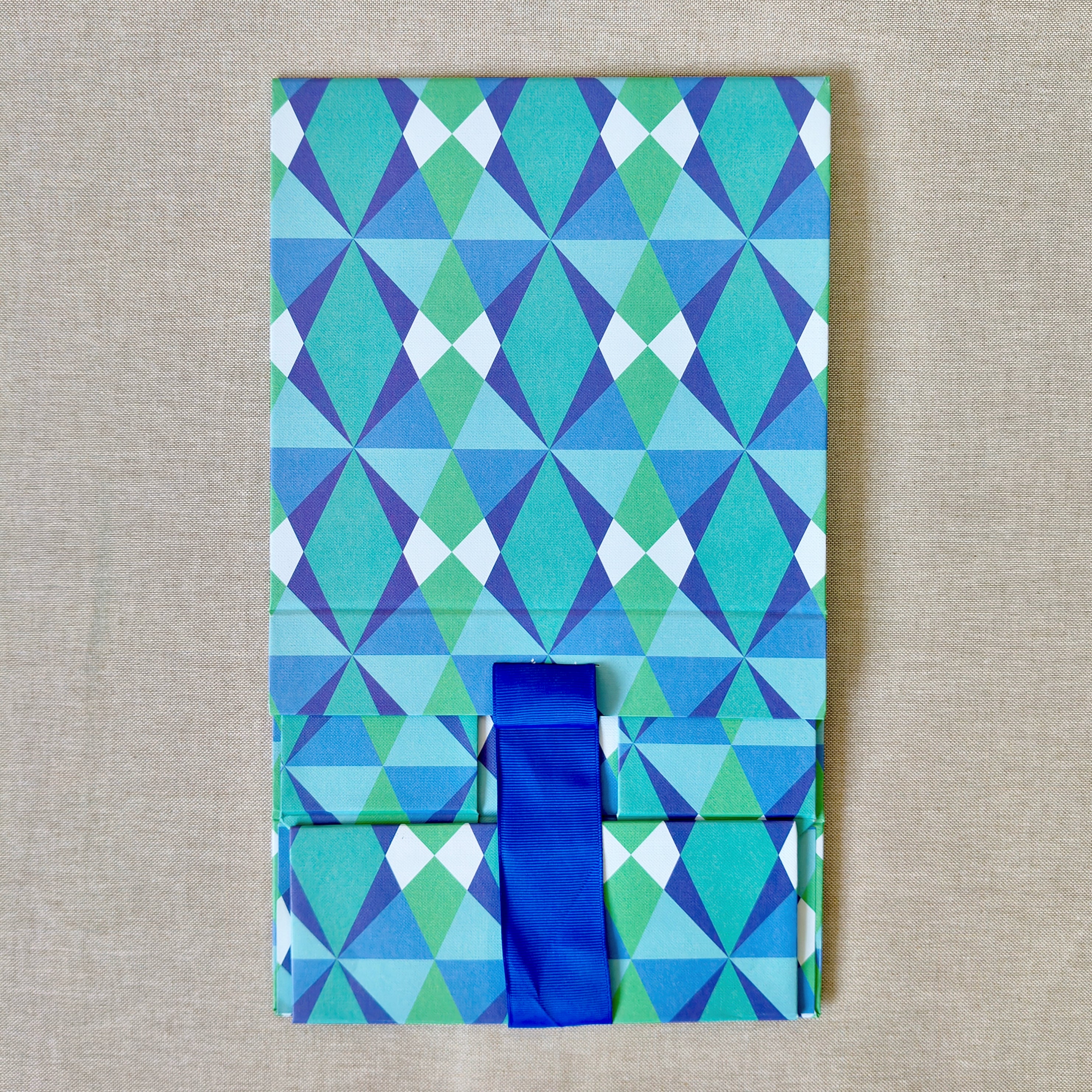 Alcazar Collapsible Box with Ribbon