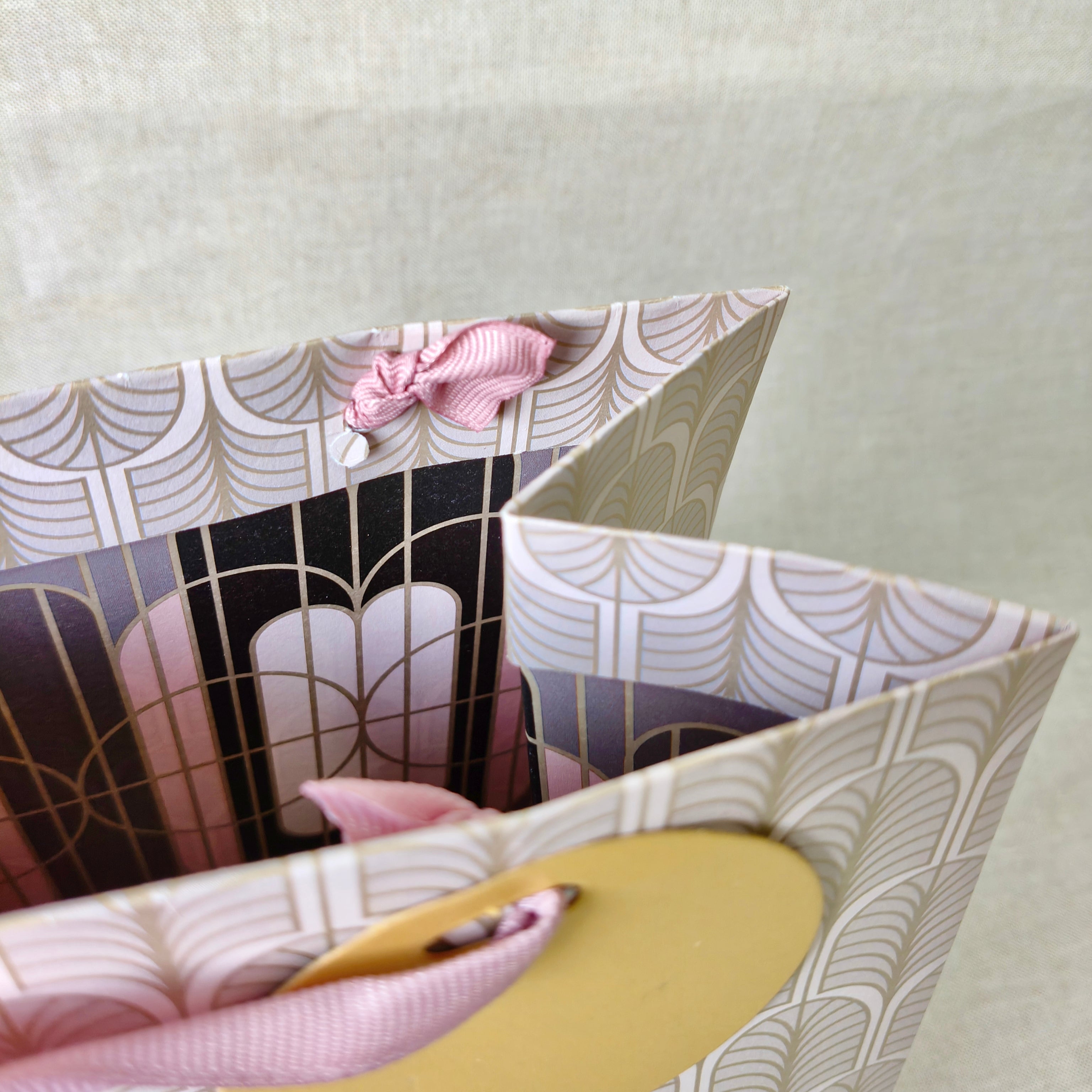 Gilded Era Rose Medium Bags with Tissues