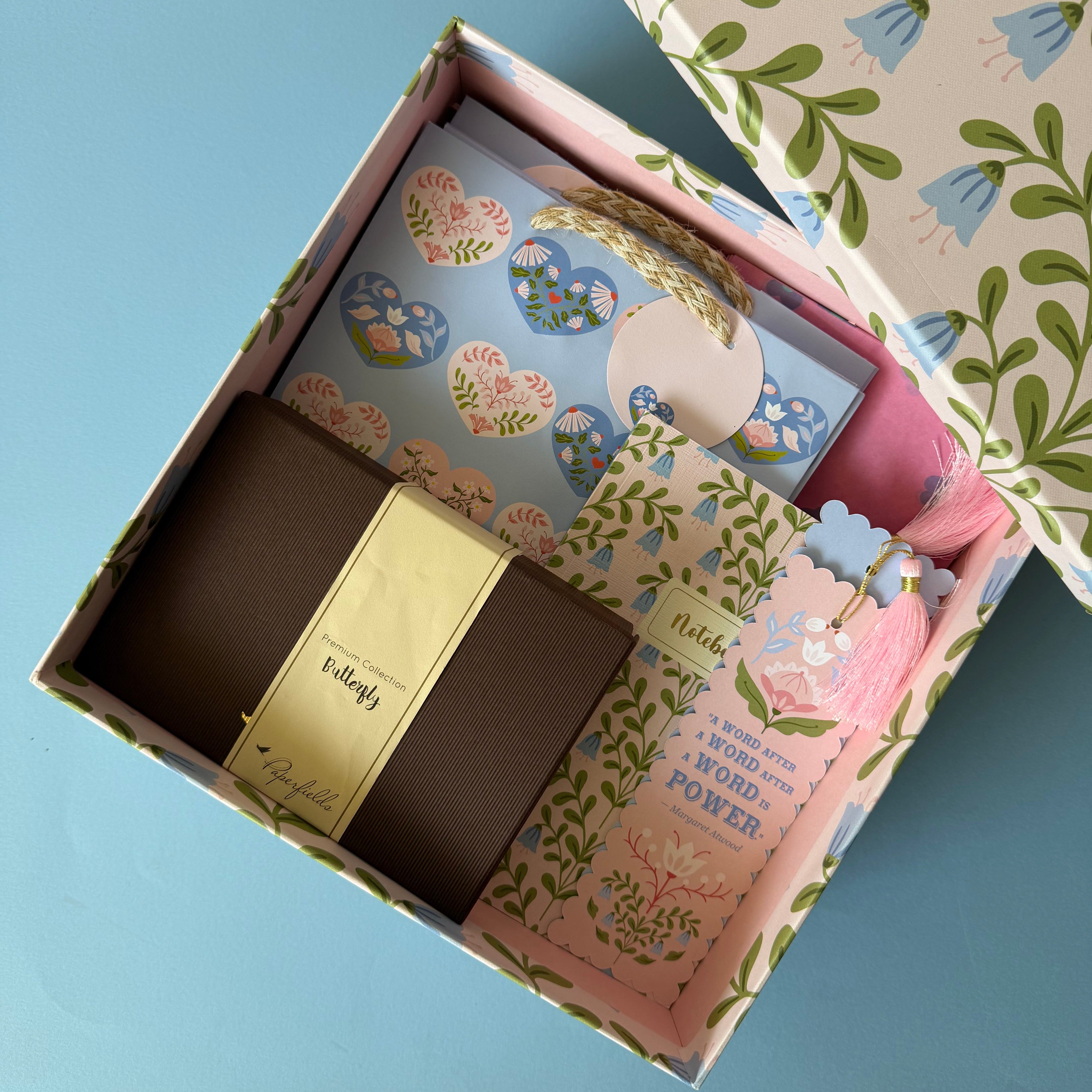 Ivy Pink Classic Gift Hamper