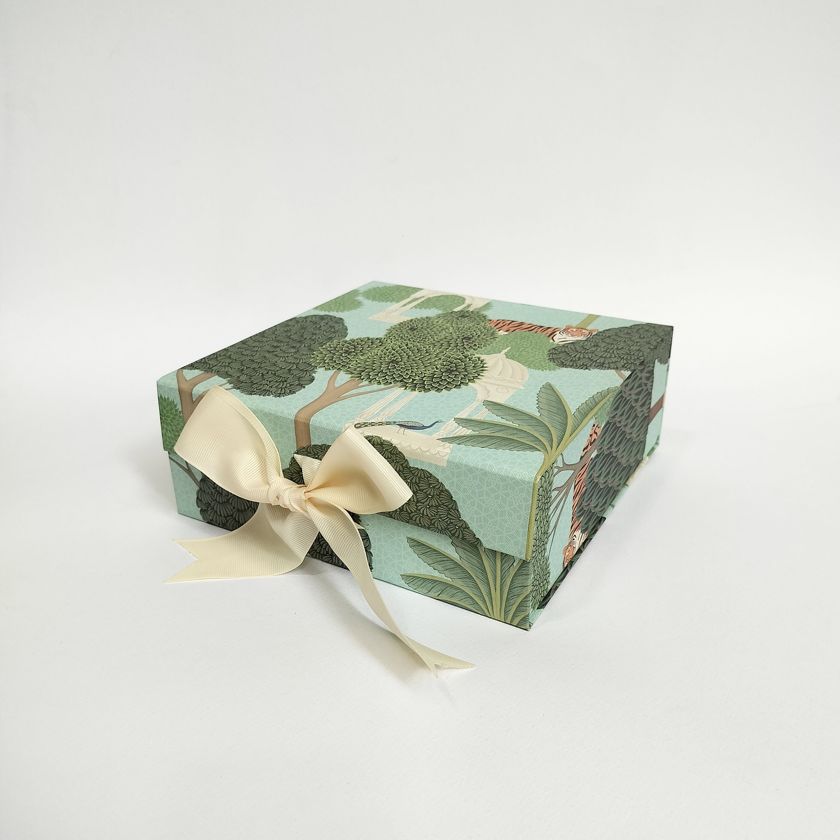 Bagh Collapsible Box with Ribbon