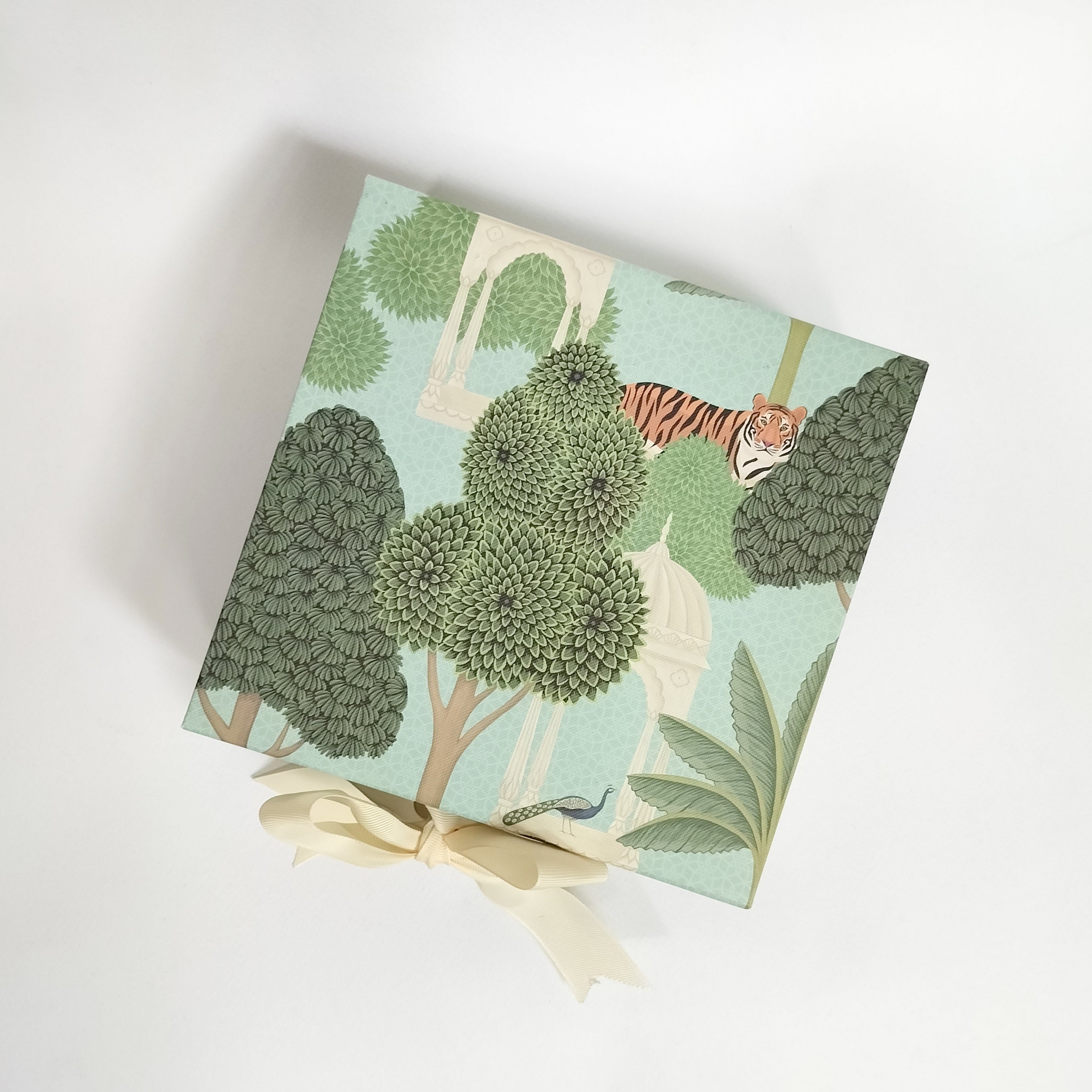 Bagh Collapsible Box with Ribbon