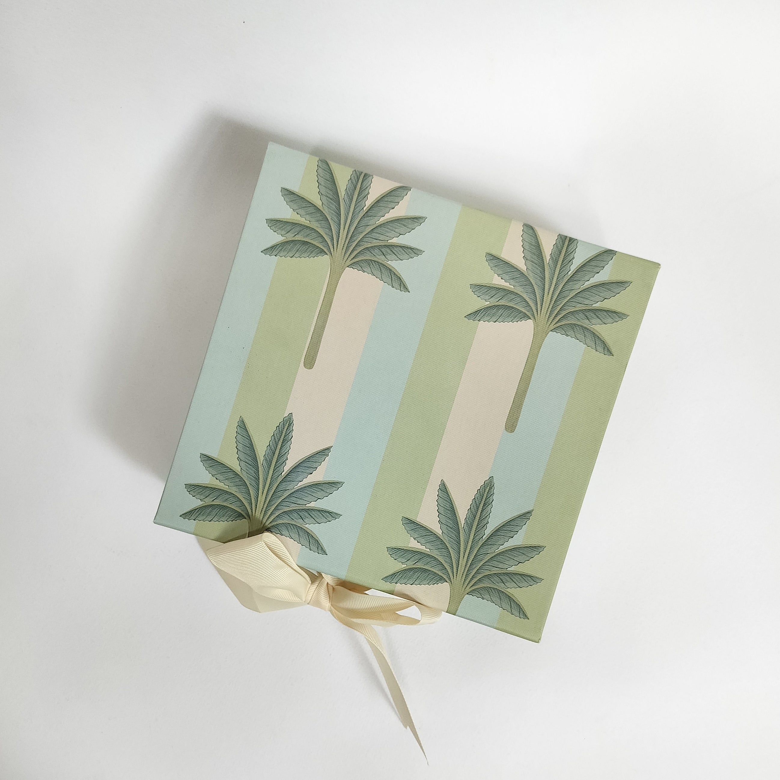 Bagh Palm Collapsible Box with Ribbon