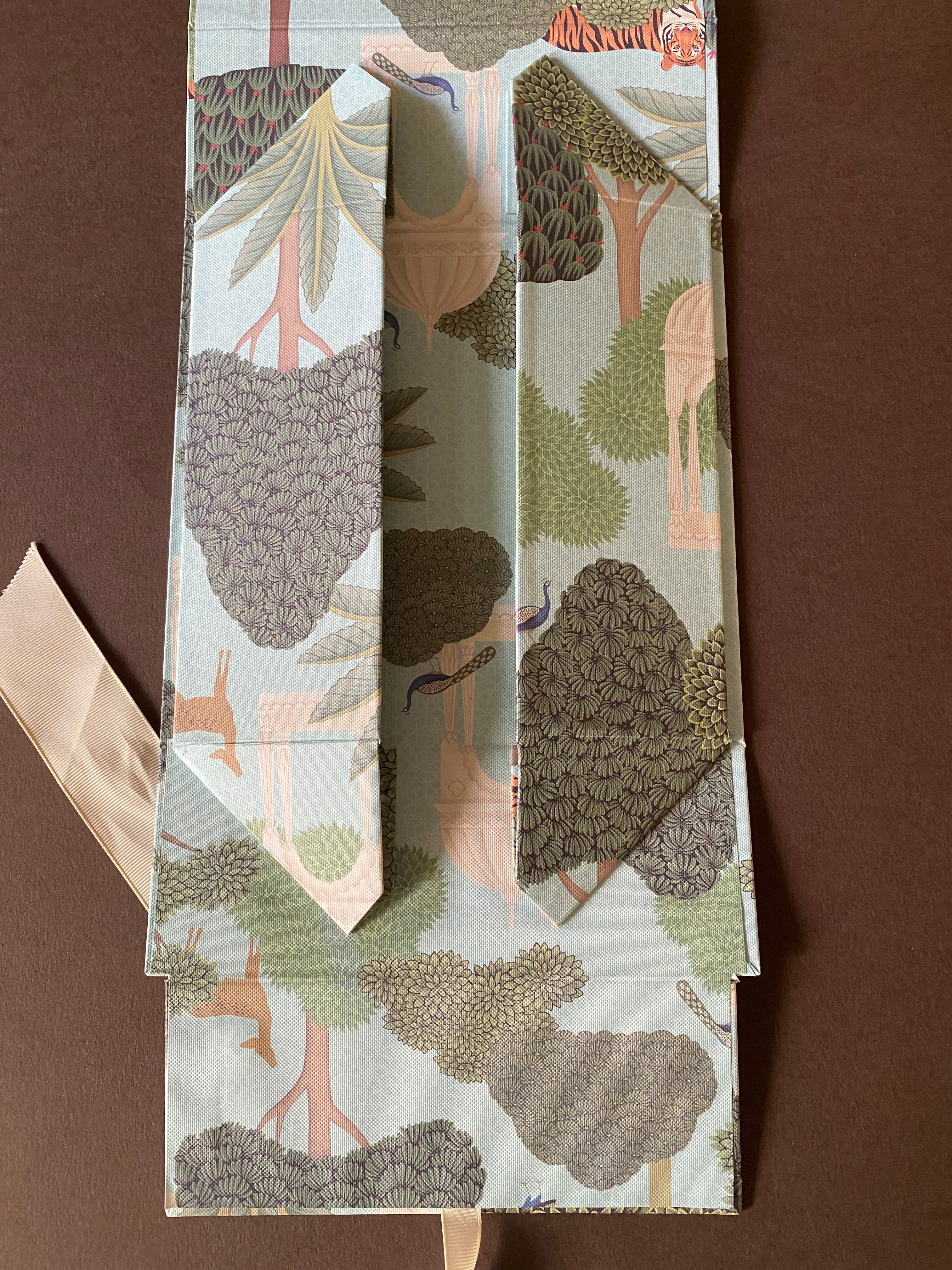 Bagh Collapsible Box with Ribbon